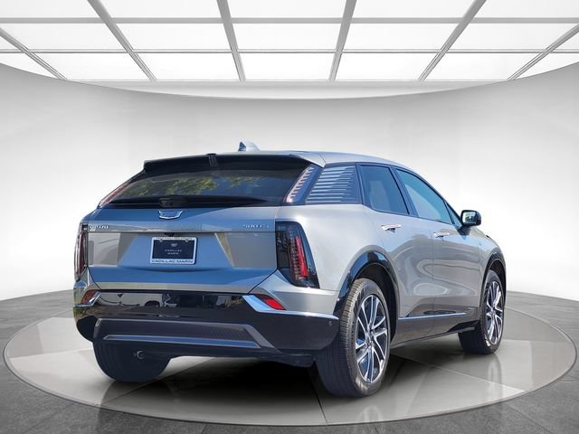 Certified 2025 Cadillac Optiq Sport 2 w/ LPO, Floor Liner Package AWD/4WD image 4
