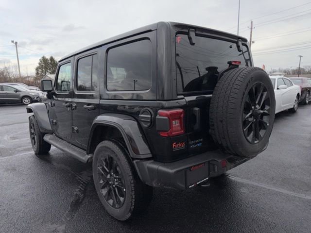 Used 2025 Jeep Wrangler Sahara 4xe image 5