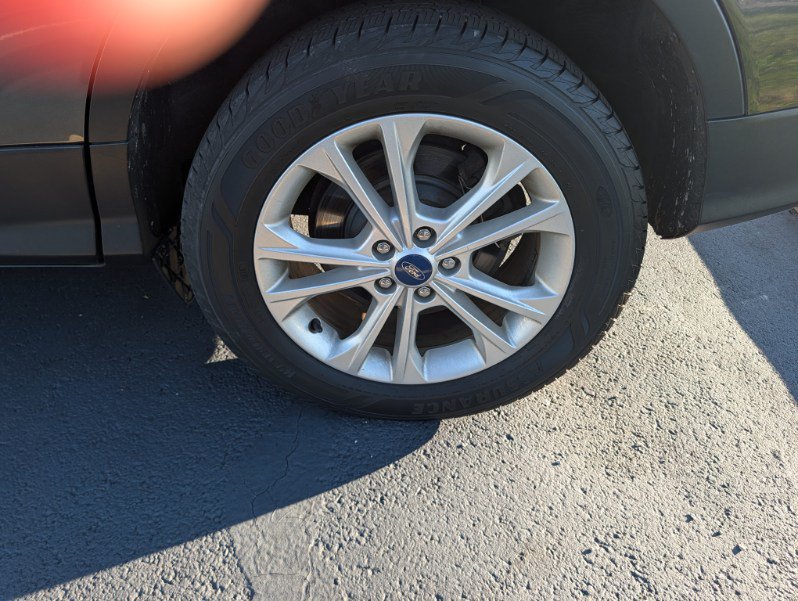 Used 2018 Ford Escape SE w/ SE Sync 3 Package FWD image 15