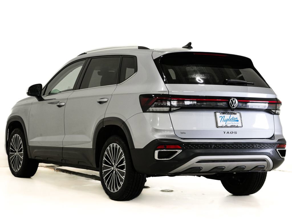Used 2025 Volkswagen Taos SE FWD image 8