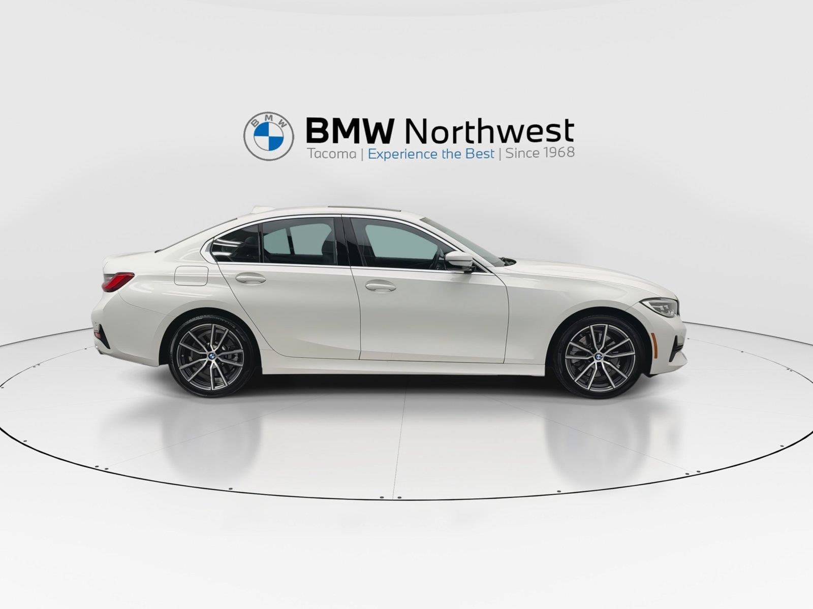 Used 2021 BMW 330e w/ Convenience Package RWD image 5