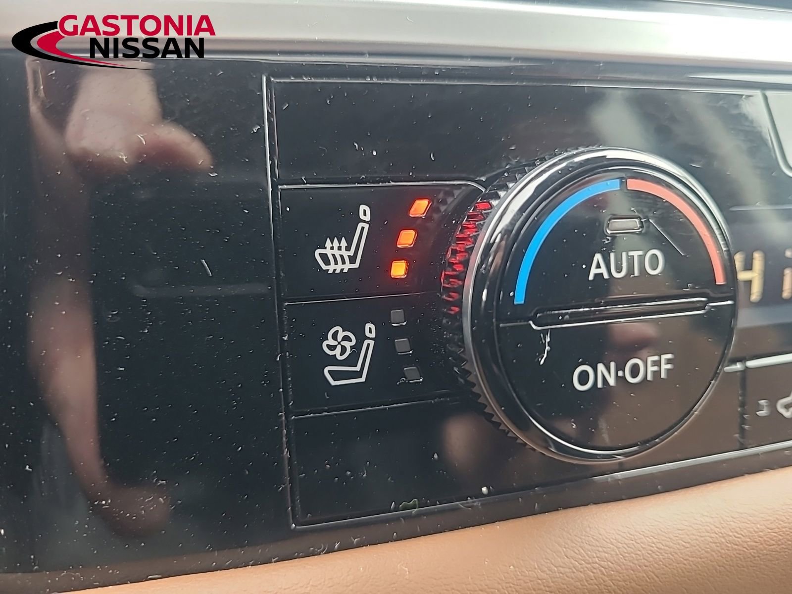 Used 2024 Nissan Pathfinder Platinum w/ Cargo Package image 48