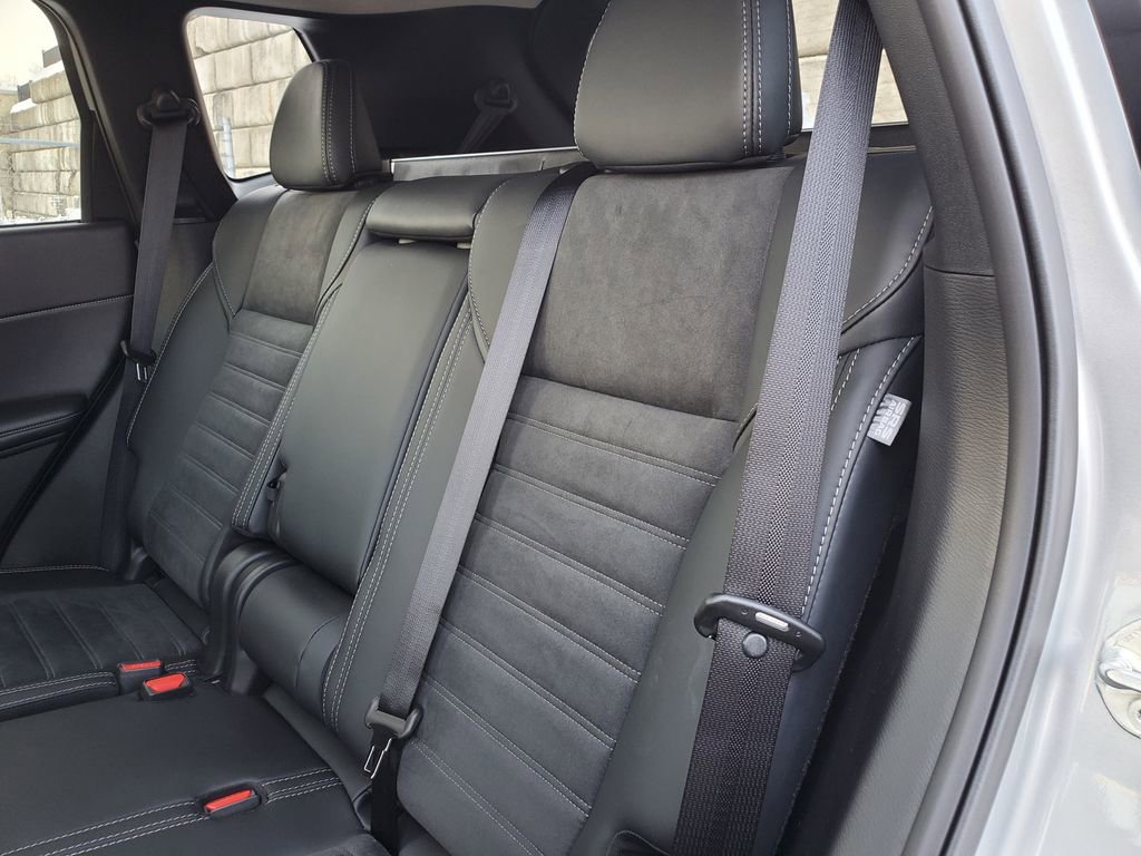 Used 2024 Mitsubishi Outlander SE image 40