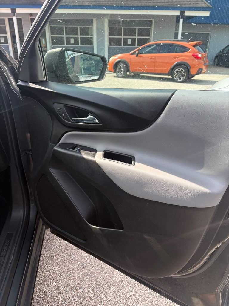 Used 2019 Chevrolet Equinox LS w/ LS Convenience Package AWD/4WD image 14
