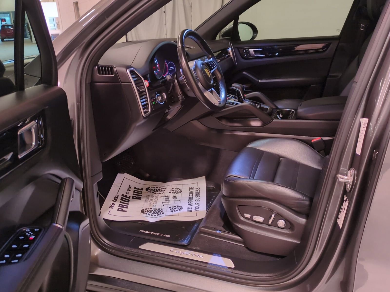 Used 2021 Porsche Cayenne image 16