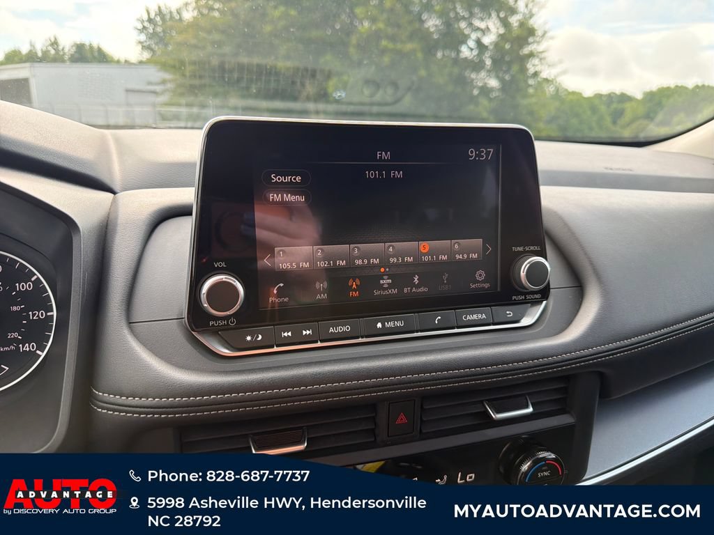 Used 2025 Nissan Rogue SV AWD/4WD image 15
