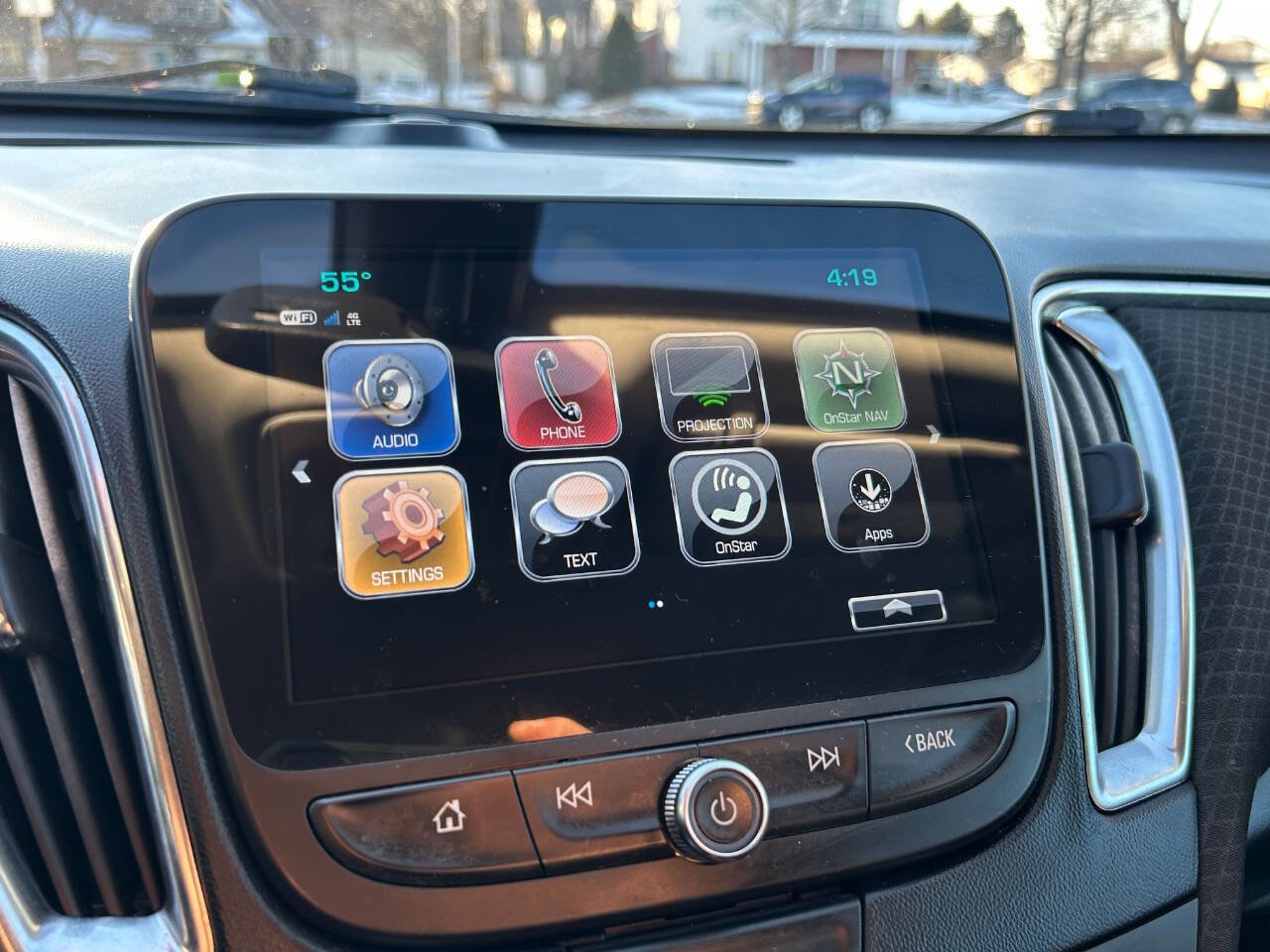 Used 2017 Chevrolet Malibu LT image 22