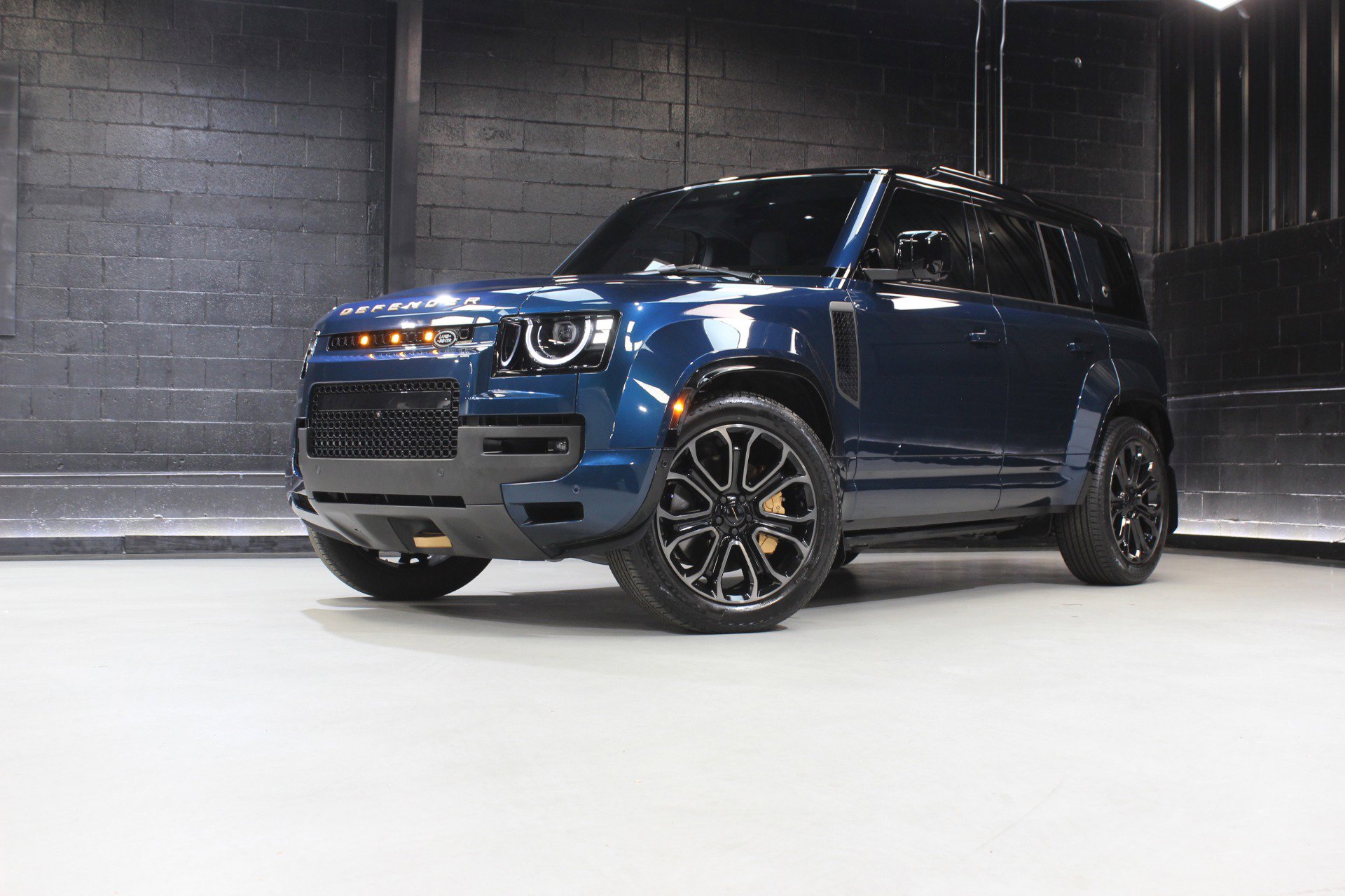 Used 2026 Land Rover Defender 110 image 92