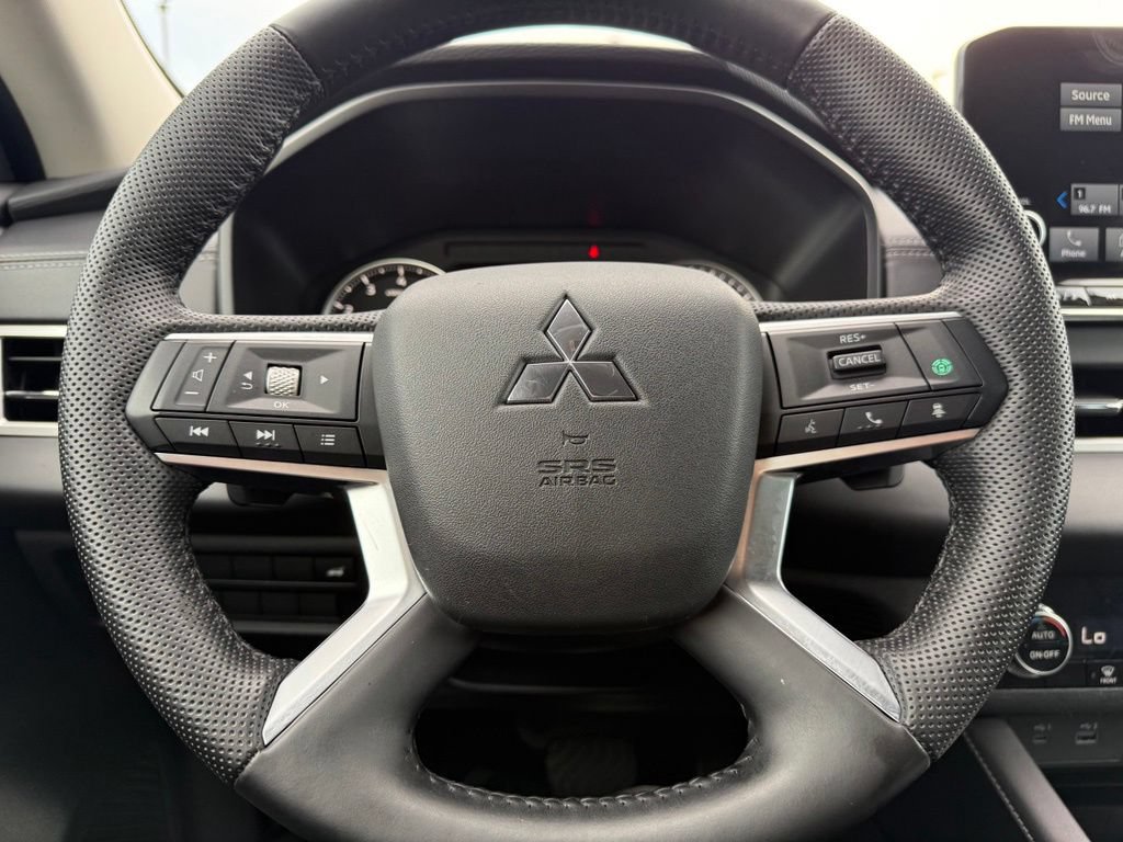 Used 2023 Mitsubishi Outlander SE AWD/4WD image 21