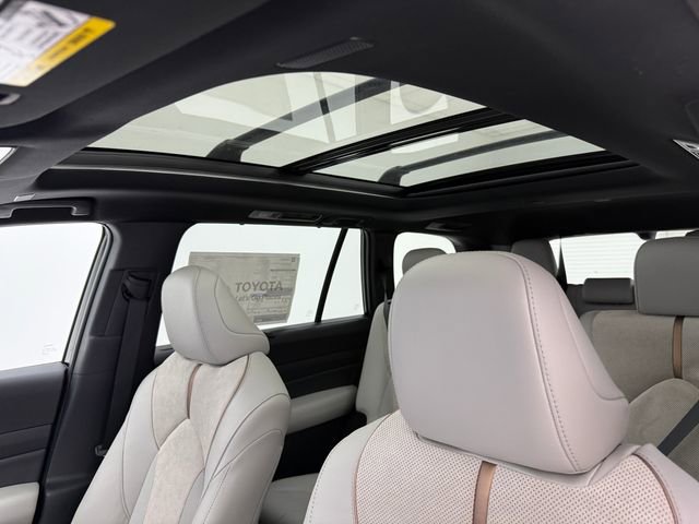 New 2026 Toyota Grand Highlander AWD Hybrid image 25