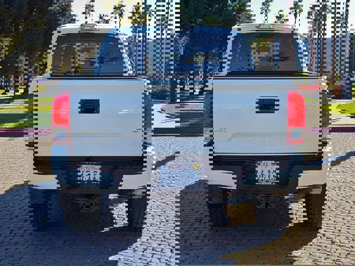 Used 2017 Toyota Tacoma TRD Sport w/ Tow Package image 6