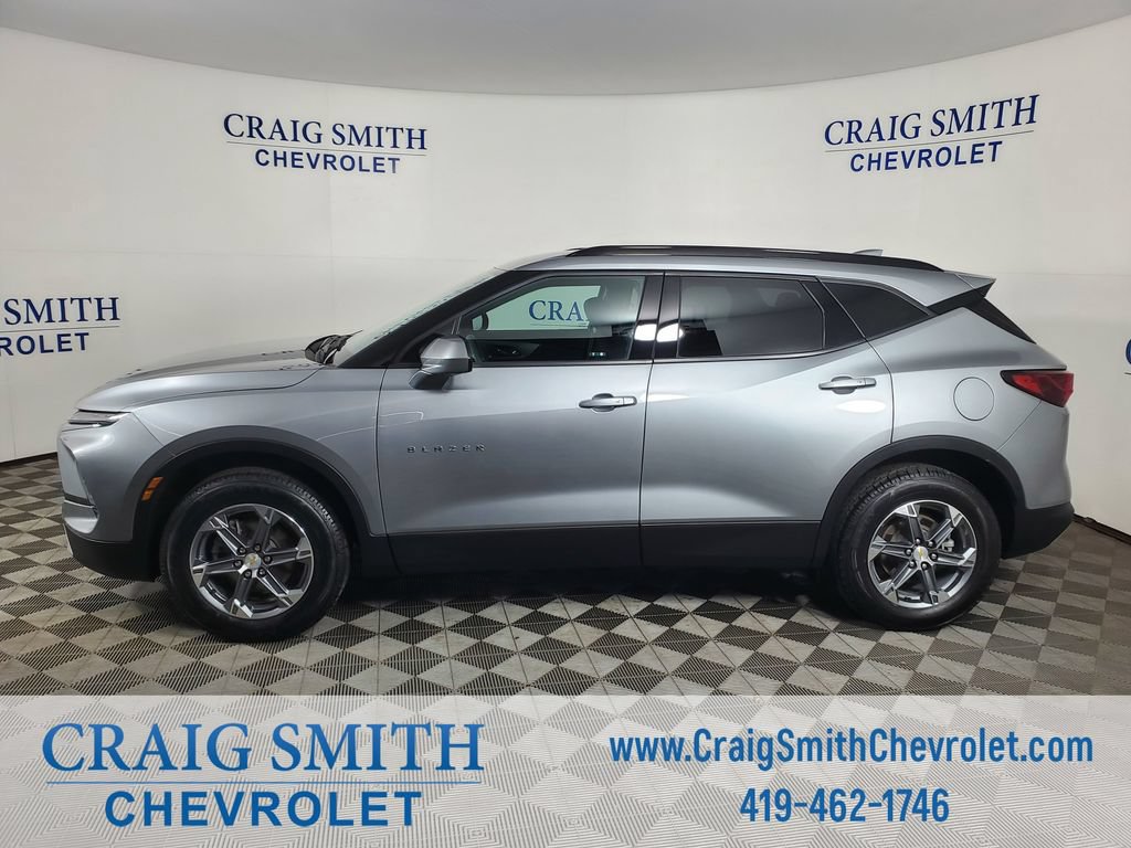 Used 2024 Chevrolet Blazer LT w/ Convenience Package FWD image 2