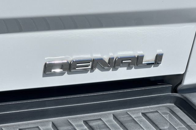 Used 2015 GMC Sierra 2500 Denali w/ Duramax Plus Package AWD/4WD image 24