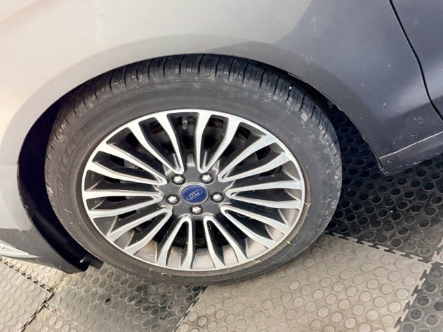 Used 2017 Ford Fusion Titanium FWD image 9