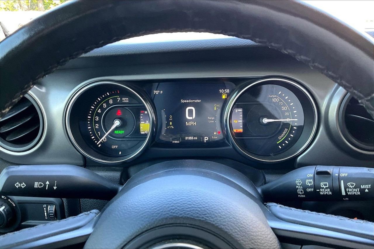 Used 2023 Jeep Wrangler Unlimited w/ Cold Weather Group image 11