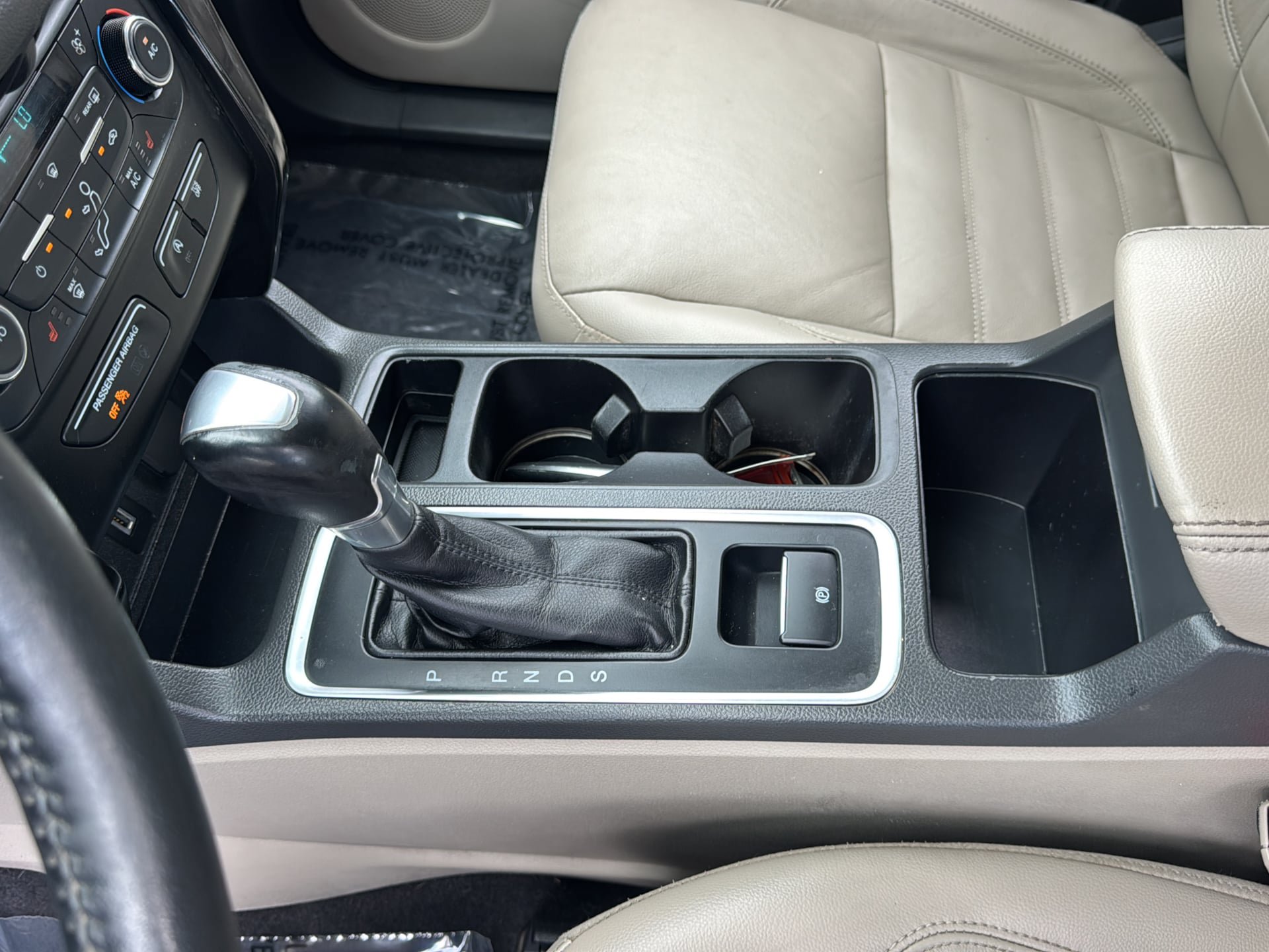 Used 2017 Ford Escape Titanium AWD/4WD image 25