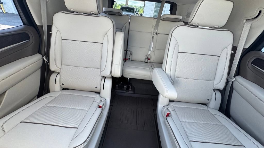 Used 2023 GMC Yukon Denali w/ Max Trailering Package AWD/4WD image 32