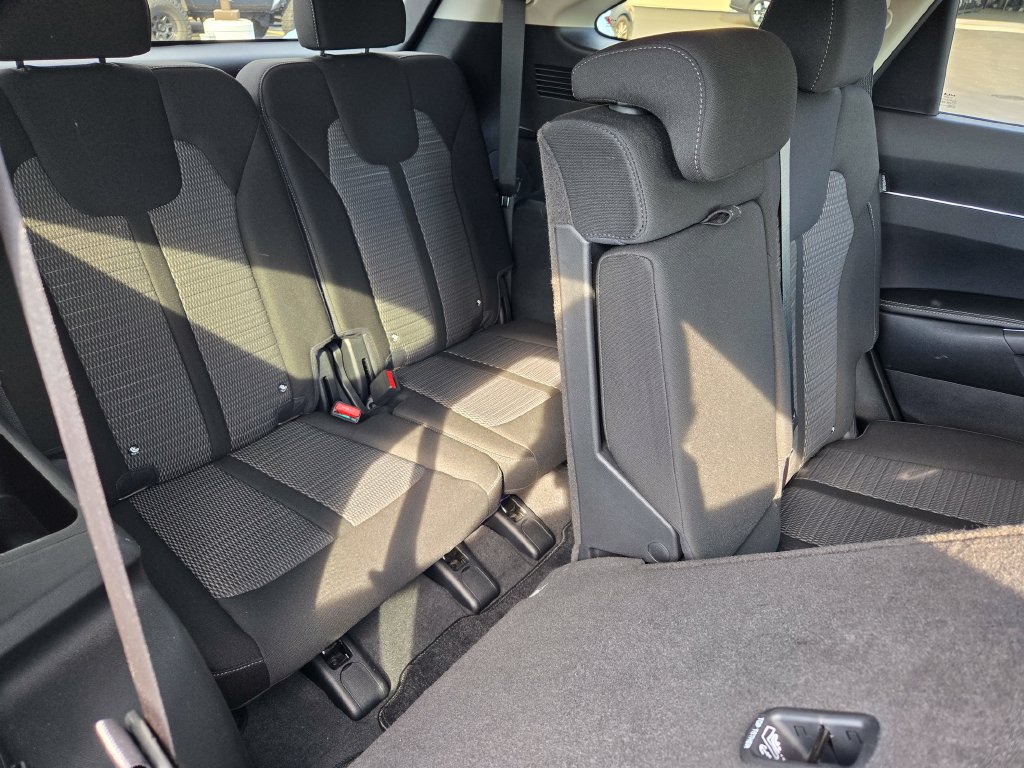 Used 2024 Kia Sorento LX FWD image 16