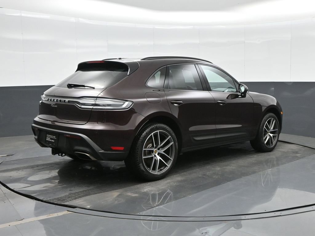 Certified 2025 Porsche Macan image 7
