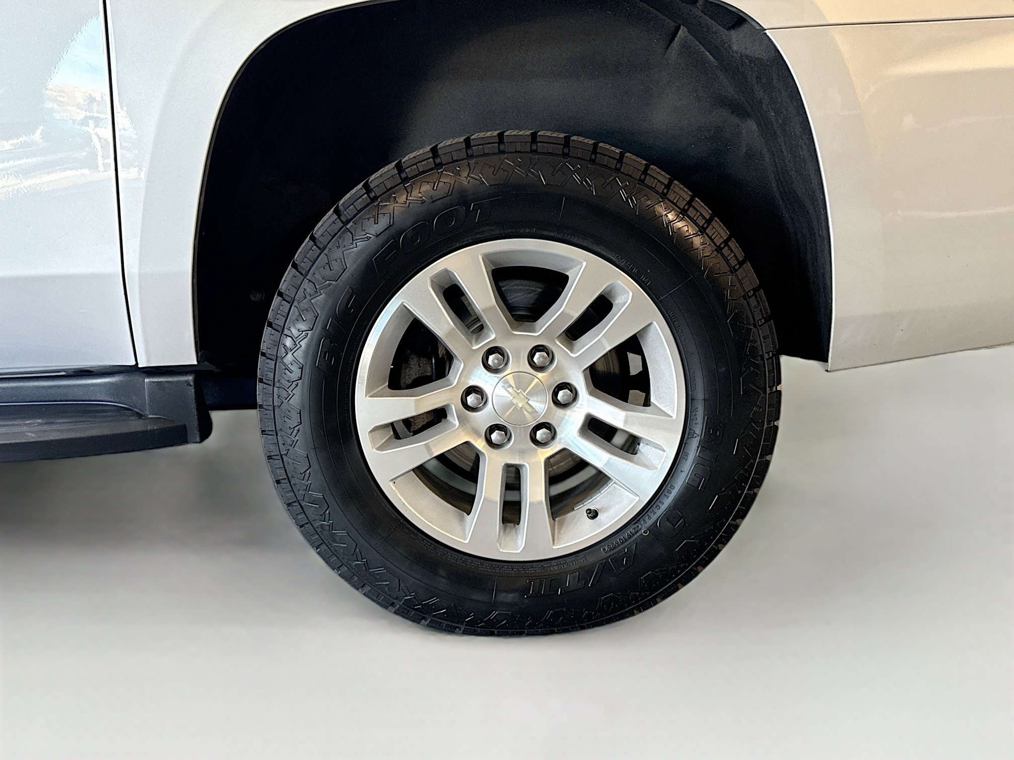 Used 2019 Chevrolet Suburban LT image 11