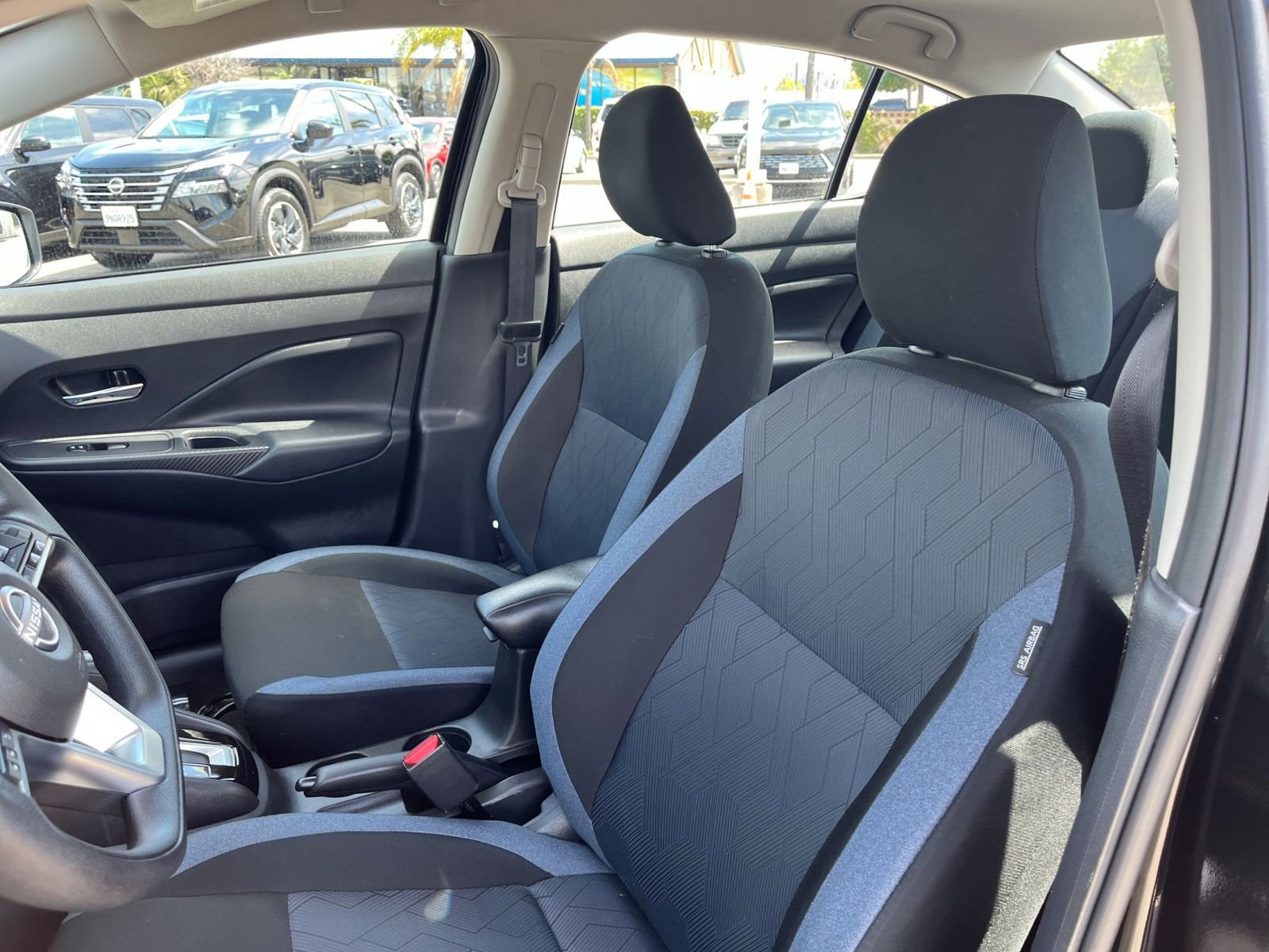 Used 2025 Nissan Versa SV FWD image 27