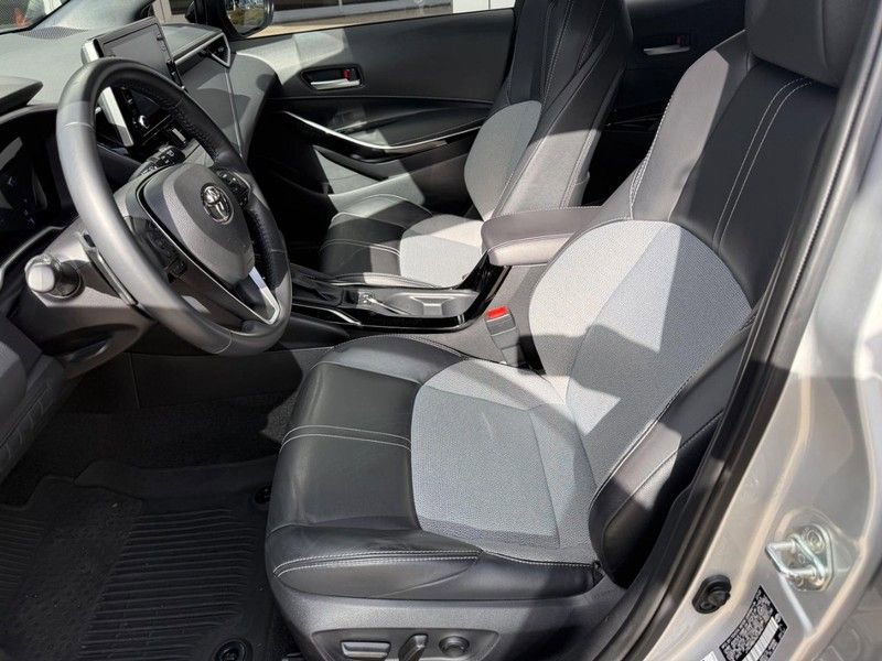 Used 2022 Toyota Corolla XSE FWD image 16