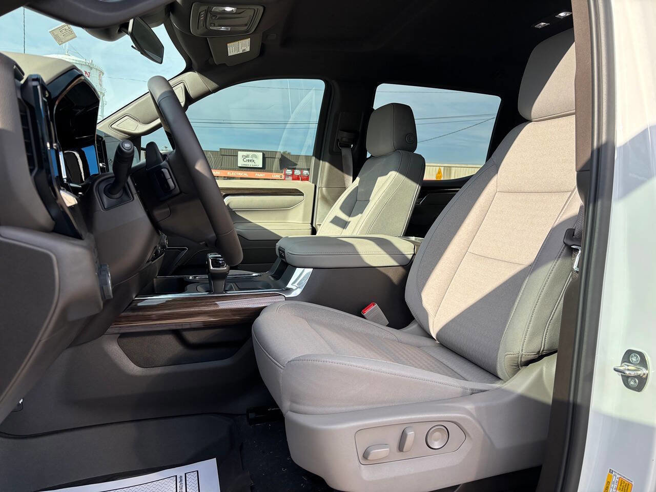 New 2024 Chevrolet Silverado 1500 LT Trail Boss w/ LPO, Dark Essentials Package image 17