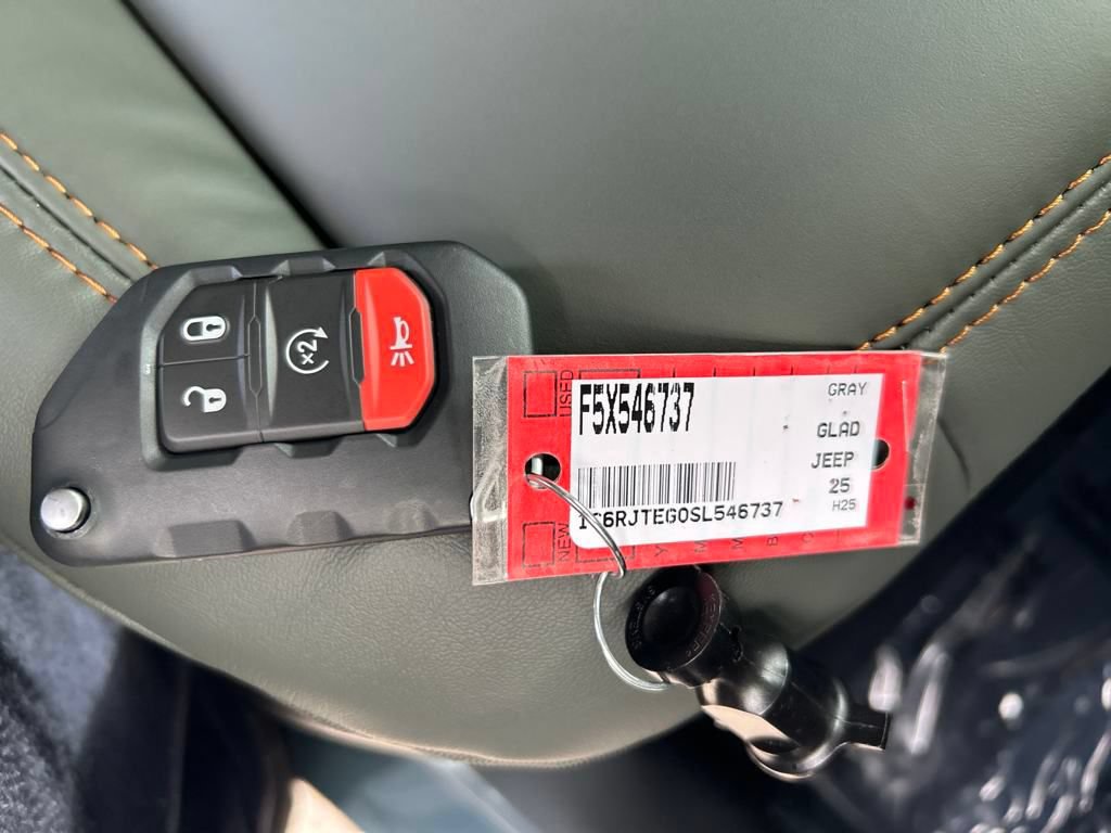 New 2025 Jeep Gladiator Mojave AWD/4WD image 30