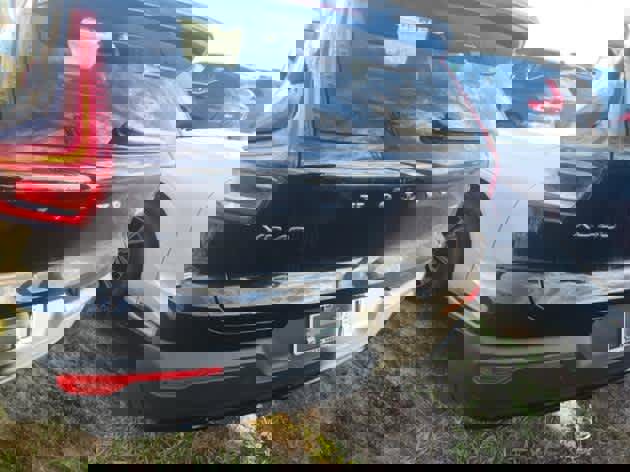 Used 2024 Volvo XC40 B5 Plus w/ Climate Package image 8