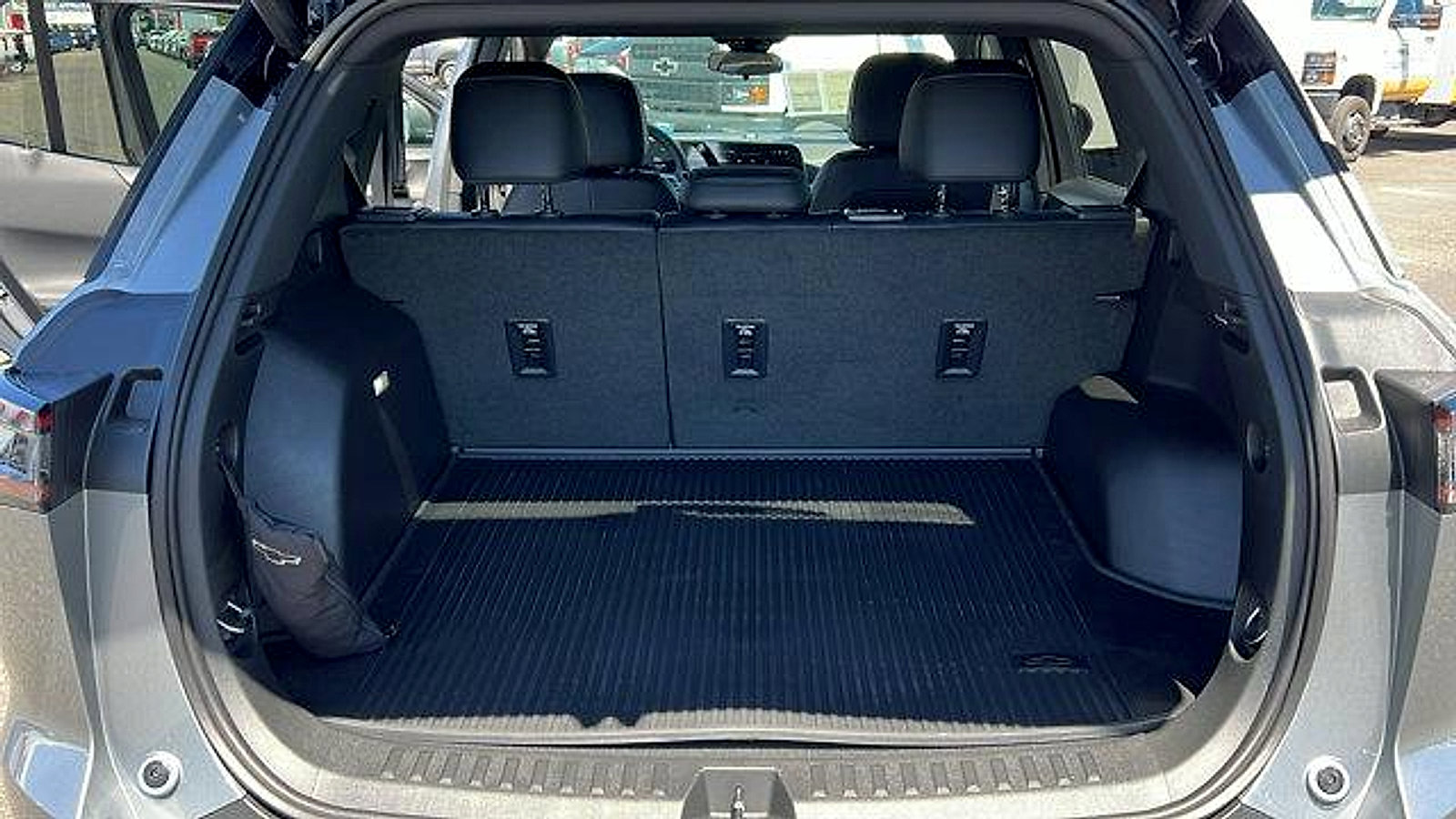 New 2026 Chevrolet Equinox LT w/ Convenience Package II image 11