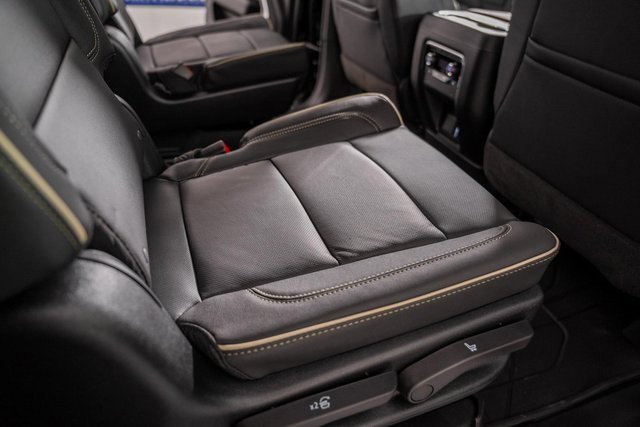 New 2026 Chevrolet Suburban Premier image 33