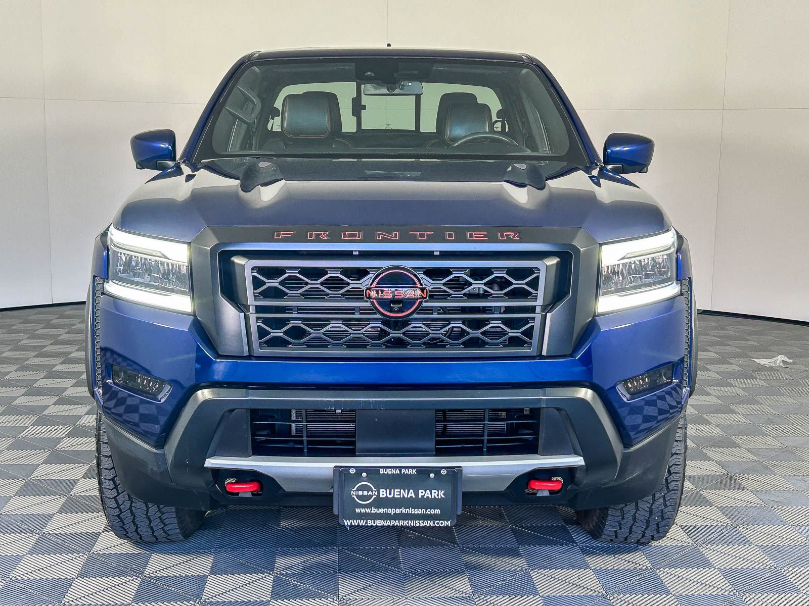 Used 2023 Nissan Frontier Pro-X w/ Pro-X Premium Package image 2