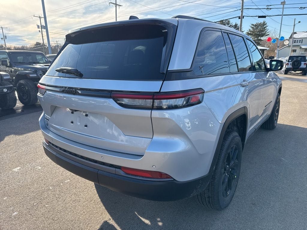 New 2026 Jeep Grand Cherokee 4WD image 5