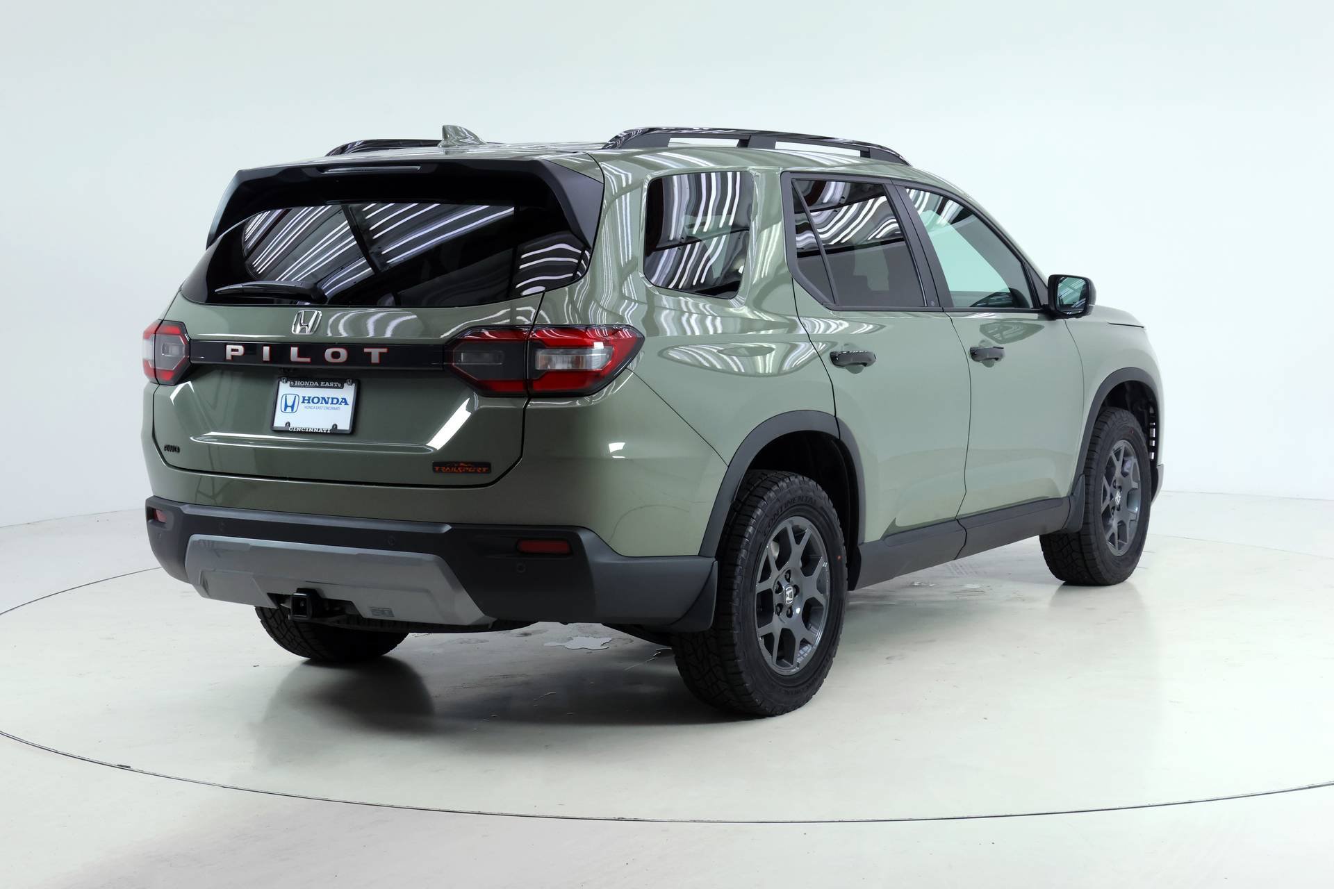 New 2026 Honda Pilot TrailSport image 2