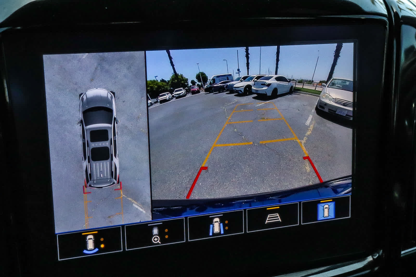 Used 2023 Chevrolet Traverse LT FWD image 29