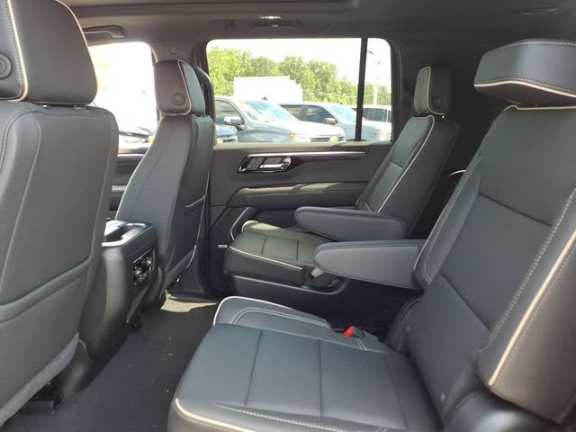 New 2026 Chevrolet Suburban Premier w/ Sun And Tow Package AWD/4WD image 13