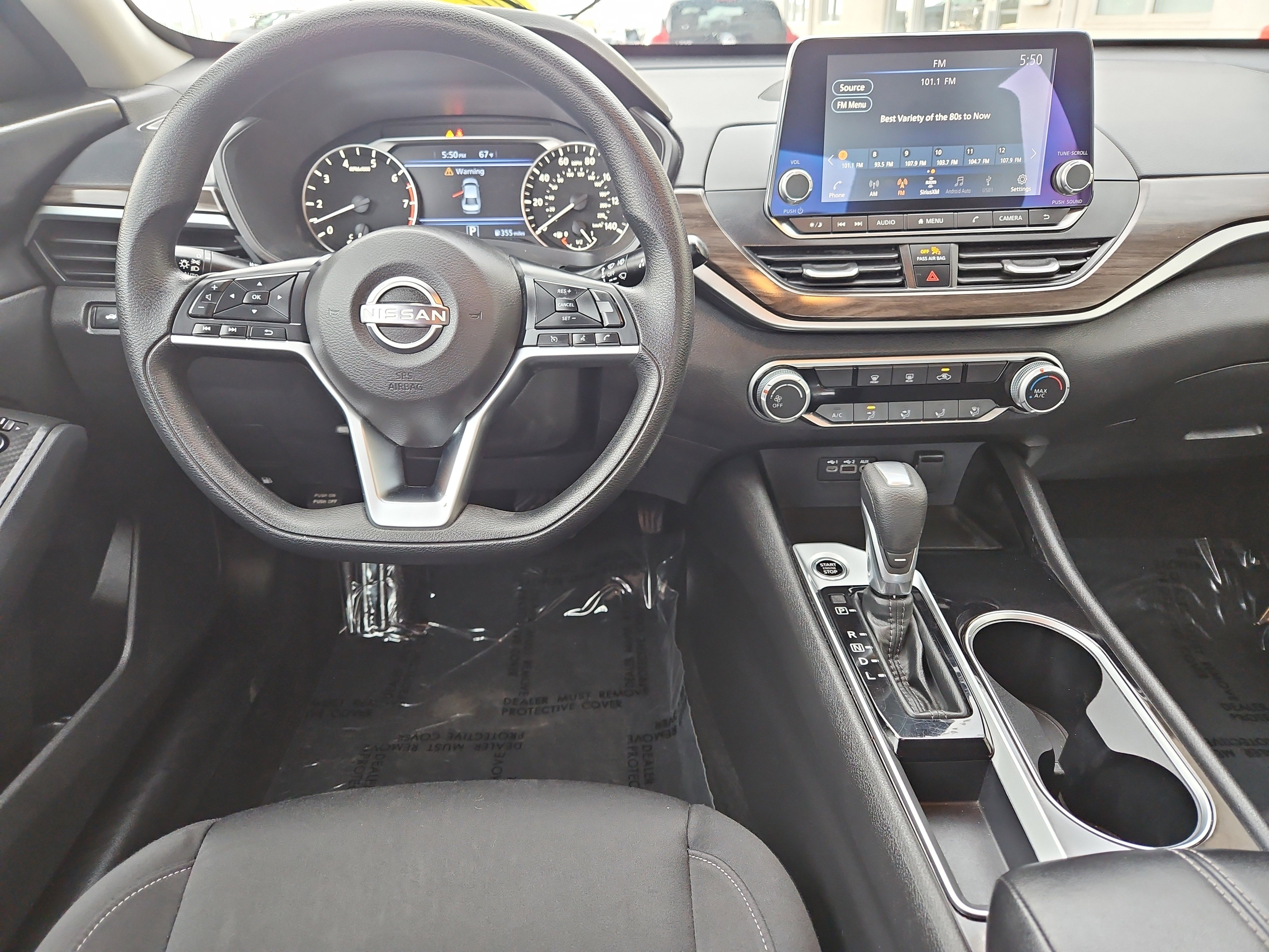 Used 2024 Nissan Altima 2.5 SV image 9