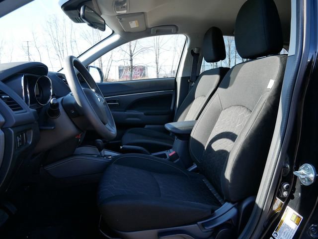 Used 2025 Mitsubishi Outlander Sport ES AWD/4WD image 13