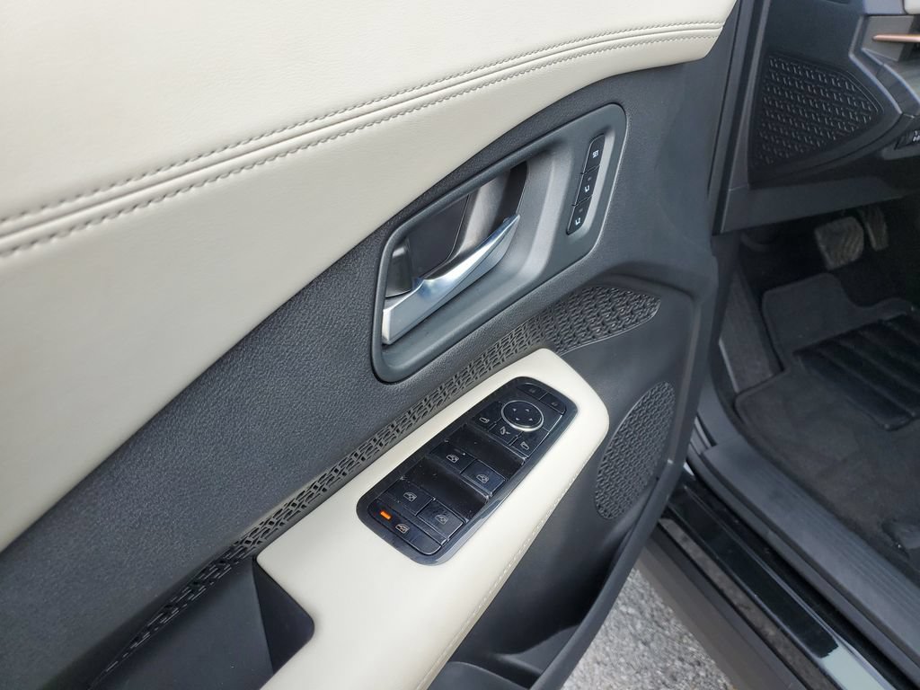 Used 2024 Nissan Ariya FWD image 17