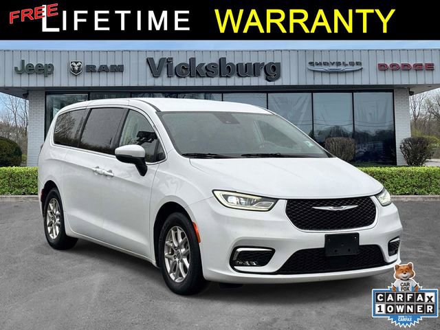 Used 2023 Chrysler Pacifica Touring-L image 1