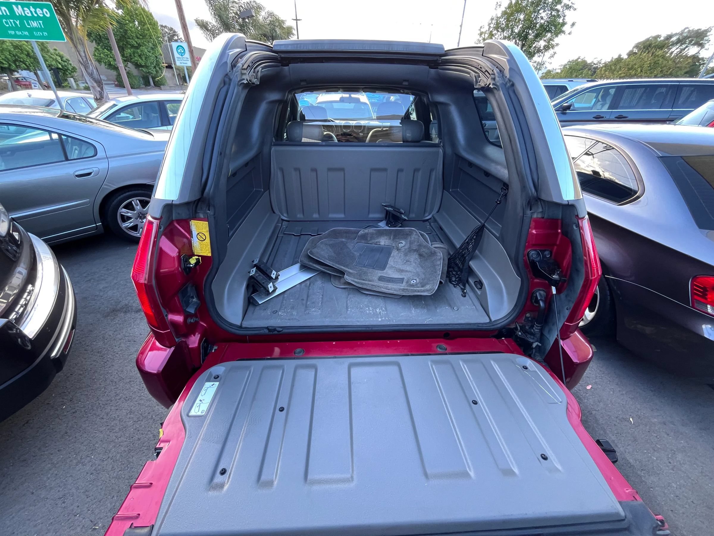 Used 2004 GMC Envoy XUV SLE w/ 1SB Preferred Equipment Group RWD image 20