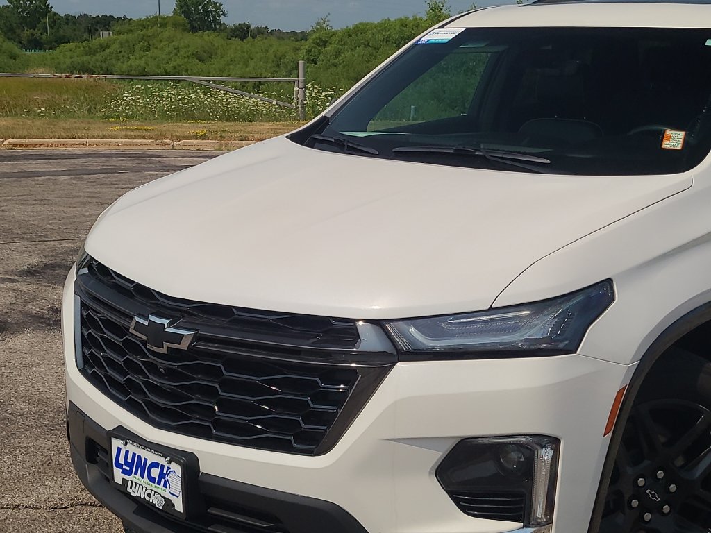 Used 2022 Chevrolet Traverse Premier w/ Redline Edition AWD/4WD image 8
