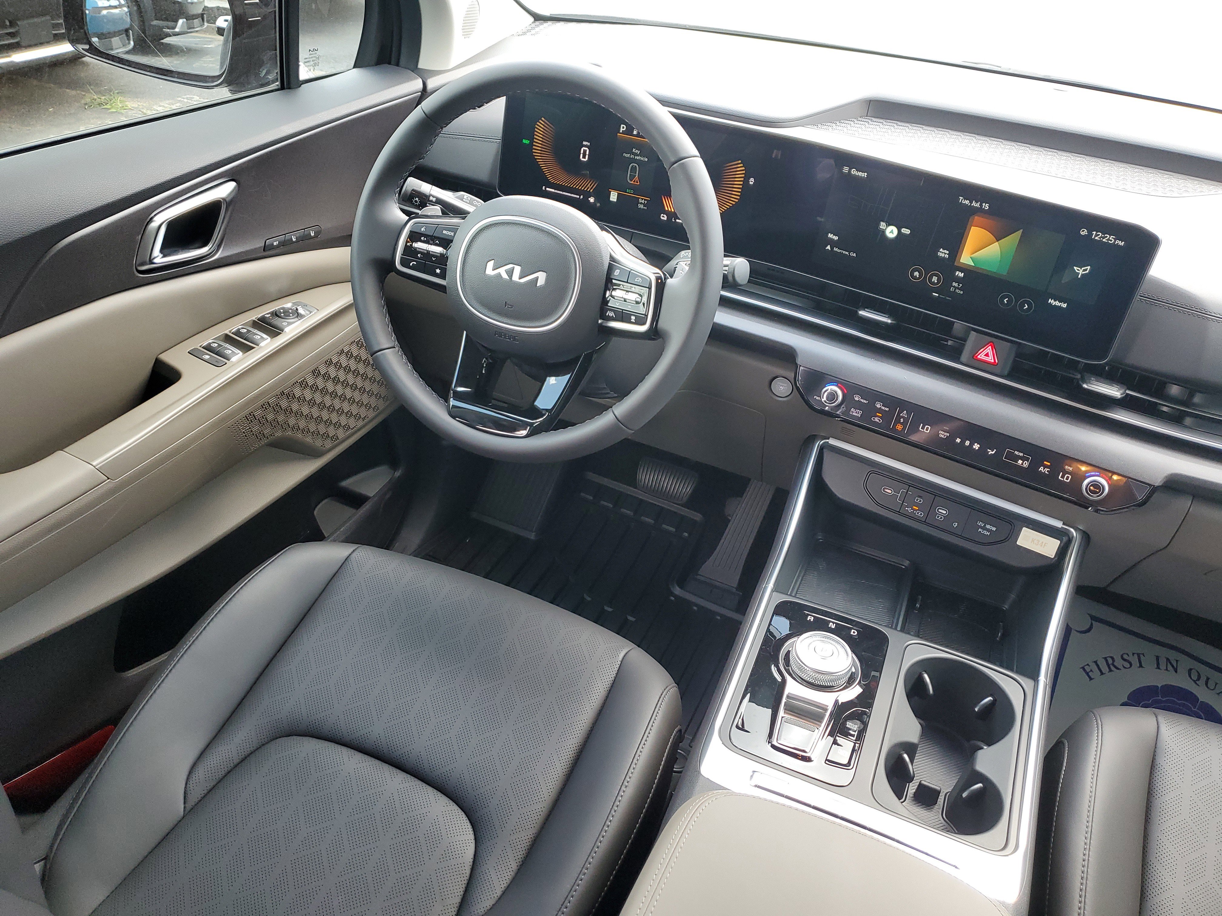 New 2025 Kia Carnival EX image 18