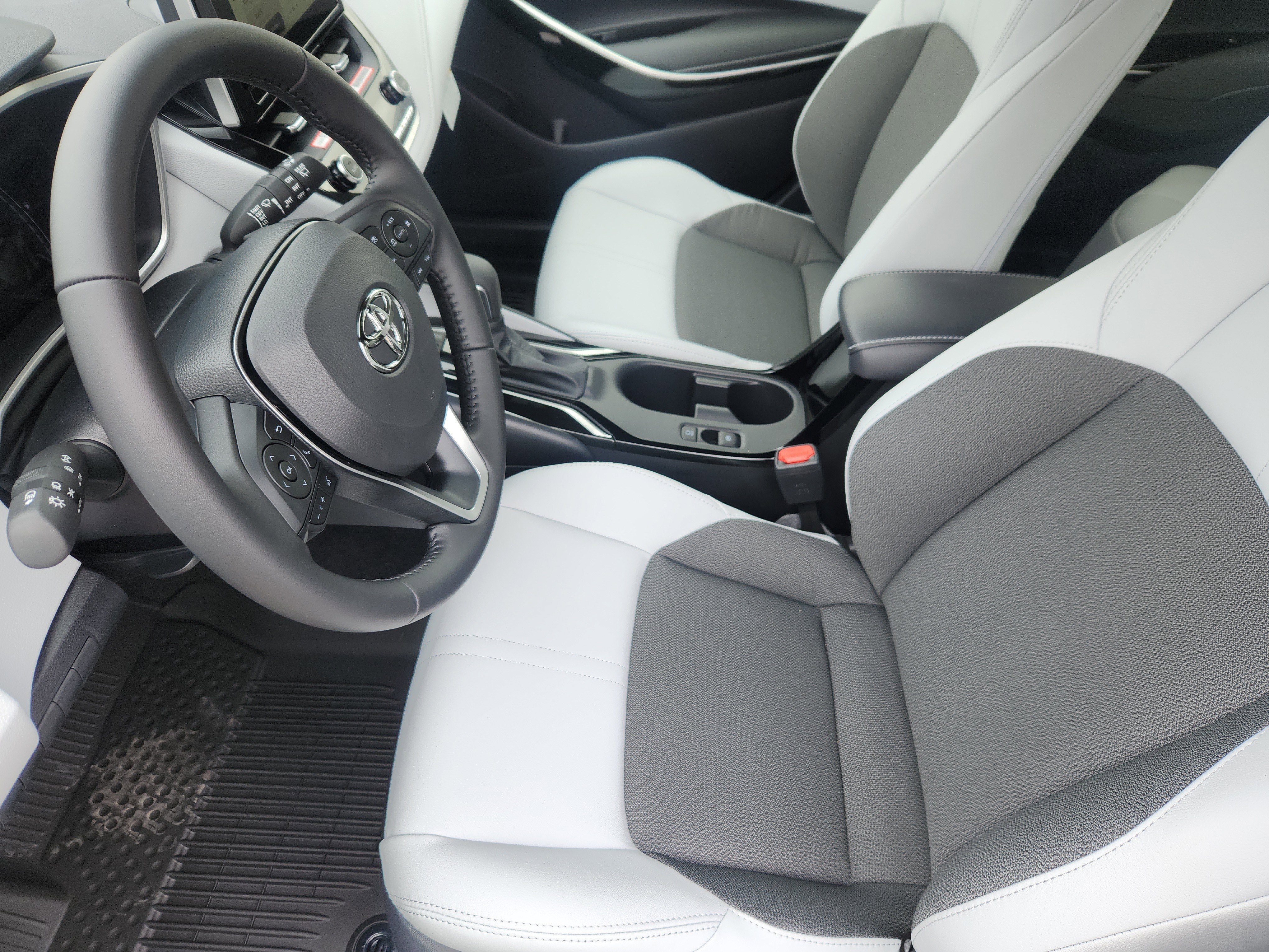 New 2026 Toyota Corolla XSE FWD image 9