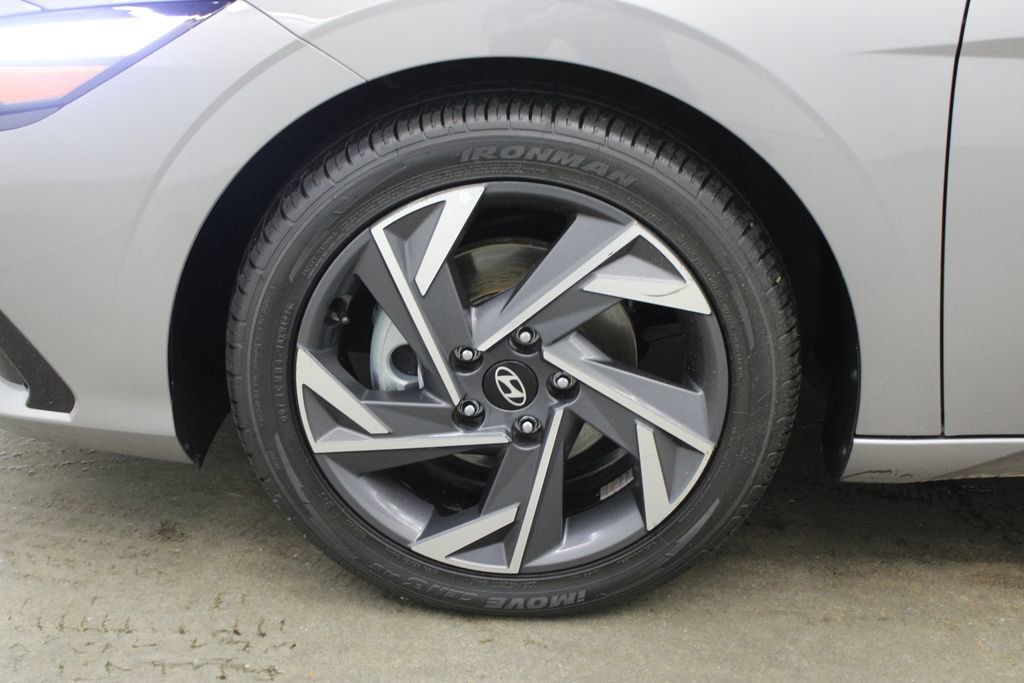Used 2024 Hyundai Elantra Limited FWD image 30