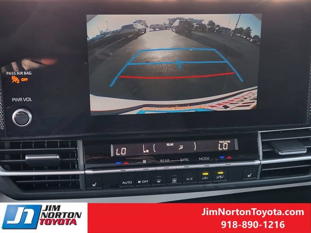 Used 2026 Toyota Sienna XLE FWD image 18