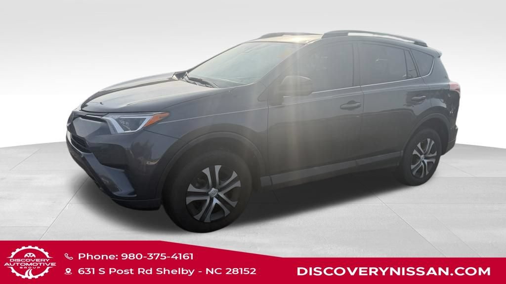 Used 2018 Toyota RAV4 LE FWD image 9