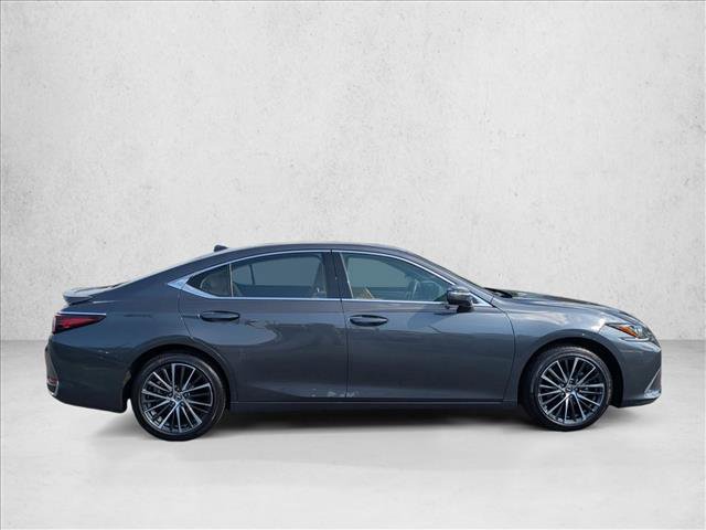Used 2024 Lexus ES 300h w/ Premium Package image 4