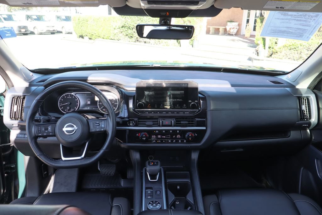 Used 2025 Nissan Pathfinder SL w/ SL Premium Package image 23