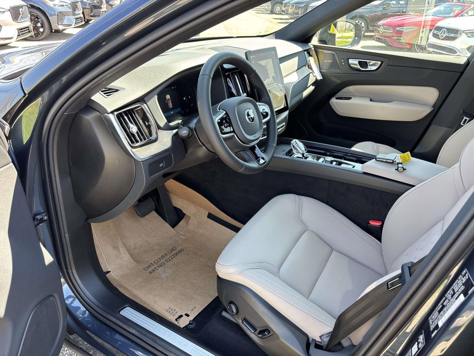 New 2026 Volvo XC60 B5 Plus w/ Protection Package Premier AWD/4WD image 23